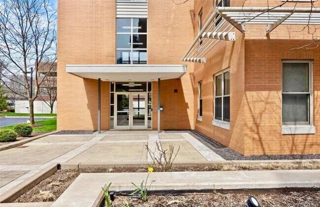 Foto del edificio - 1 bedroom in St Louis MO 63141
