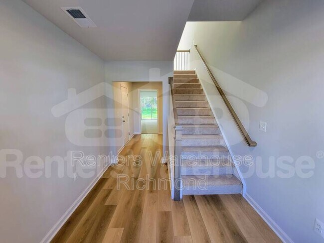 Building Photo - 597 Rivanna Hl Rd