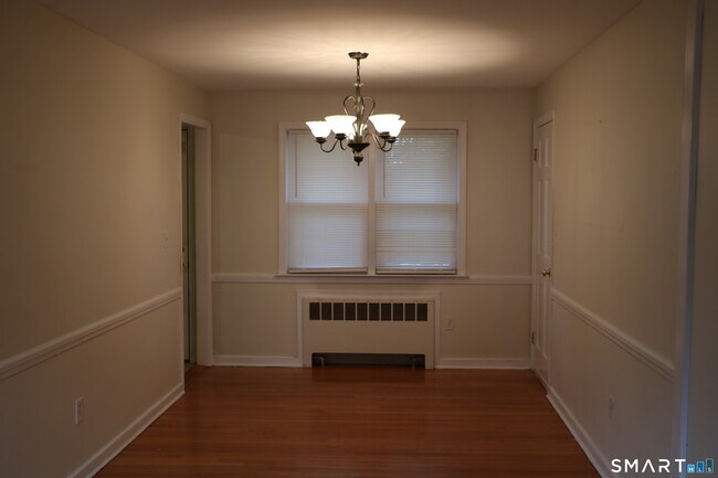 Foto del edificio - 69 Rentell Rd