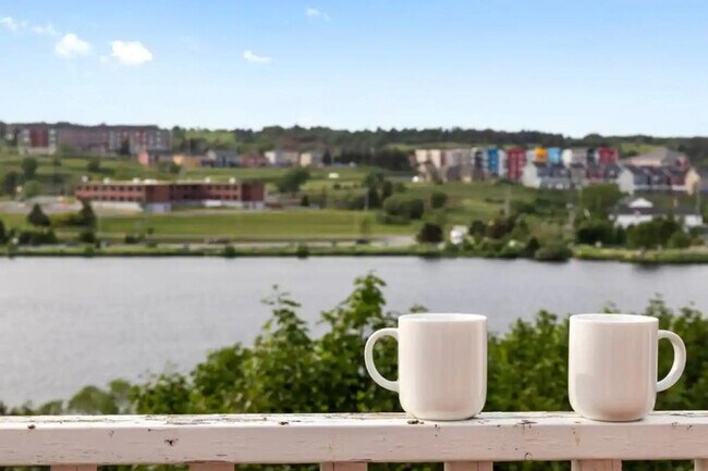 Photo du bâtiment - 171 Forest Rd