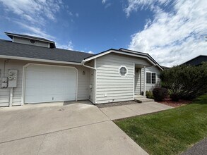 Building Photo - 5542 Glenridge Wy