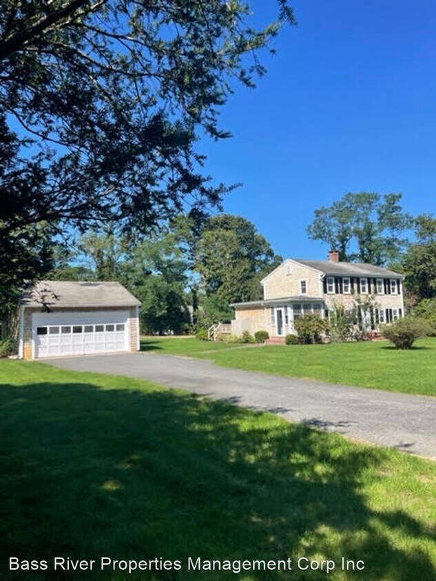 2 br, 1 bath House 127 Center Street House Rental in Yarmouth, MA