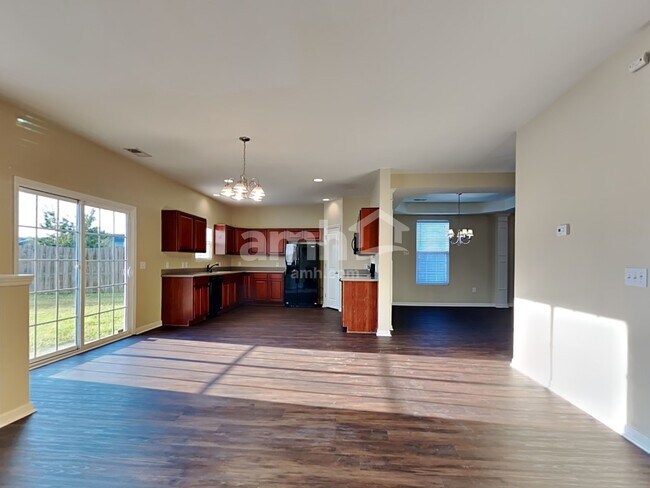 Building Photo - 5005 Blair Rd