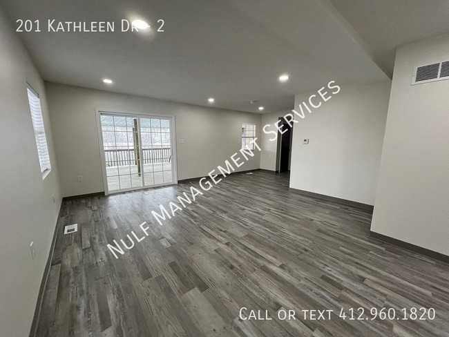 Foto del edificio - 201 Kathleen Dr