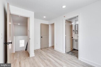 Building Photo - 2339 N 16th St