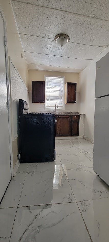 Foto del edificio - 8542 Ironwood St