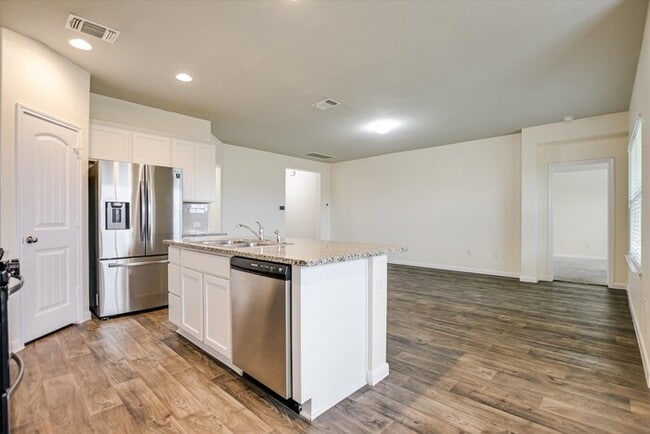Building Photo - 1011 Pembroke Ct