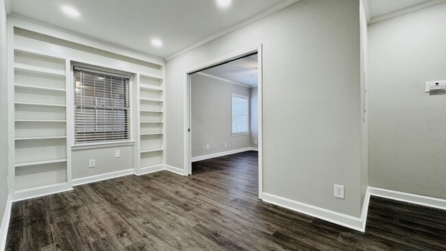 Building Photo - 815 W Palmetto St