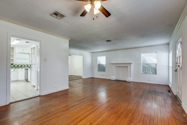 Building Photo - 2-BEDROOM TERRELL HEIGHTS COTTAGE