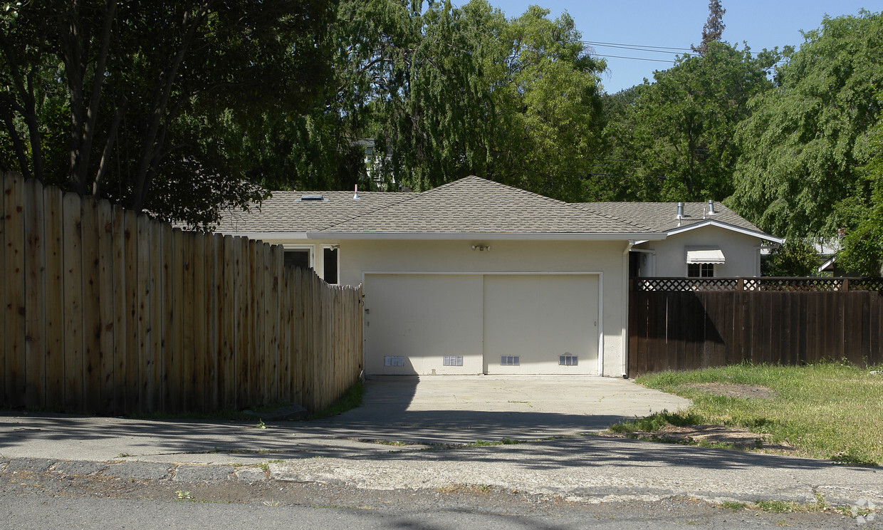 Primary Photo - 1796 San Miguel Dr