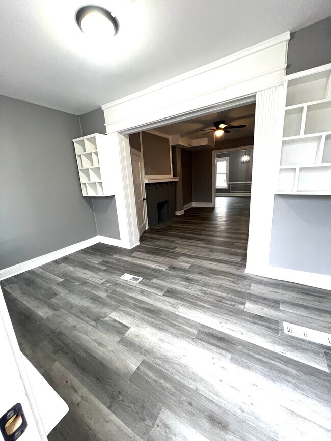 Foto del edificio - 5632 Warrington Ave