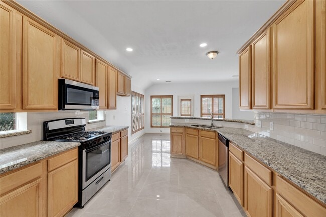 Building Photo - 24523 Rathford Ct