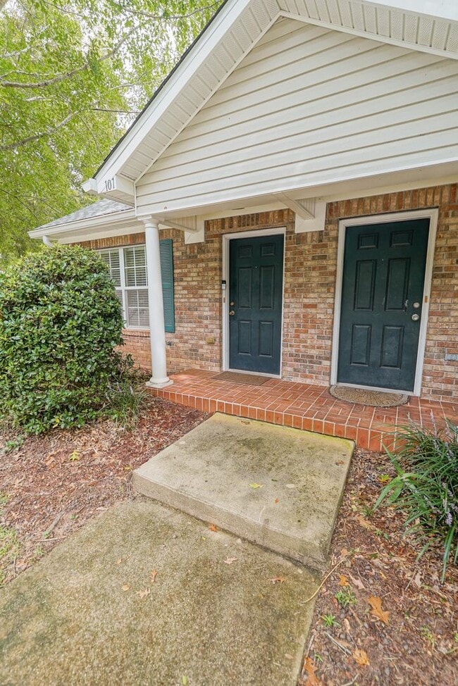 Foto del edificio - 3 Bedroom 3 Bathroom in Savannah Crossing ...