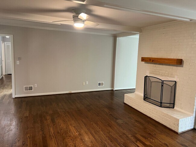 Foto del edificio - 3/2 Home Available Now!