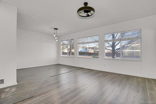 Foto del edificio - 2297 E 128th Ave