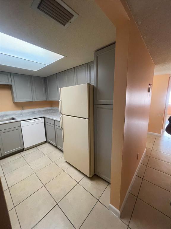 Foto del edificio - 549 Fairways Dr