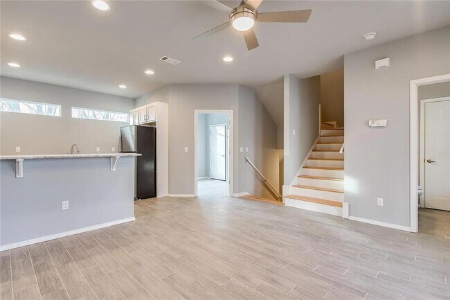 Building Photo - 1369 N Hog Trough Dr