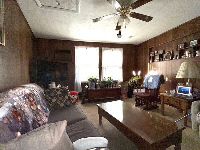 Building Photo - 157 Jillson Ave