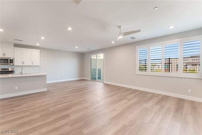 Building Photo - 670 Infinity Rdg St
