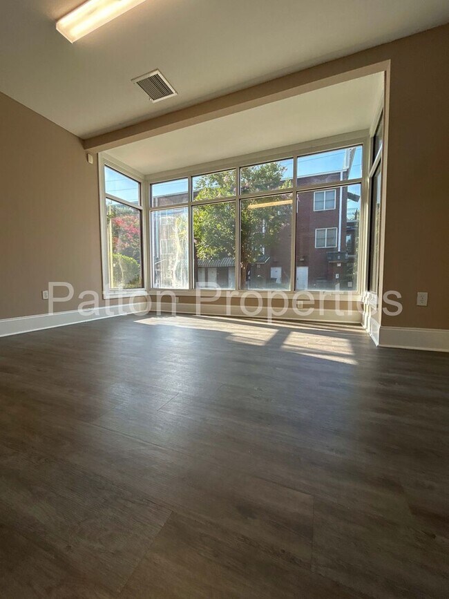 Foto del edificio - 1308 Pulaski St