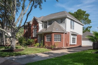 Building Photo - 4700 Broadmoor Dr