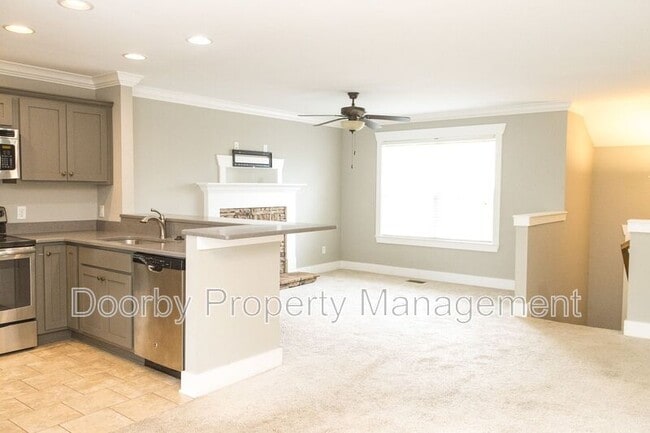 Foto del edificio - 10424 Fielding Rd