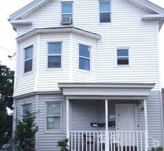 Building Photo - 208 Sherburne St