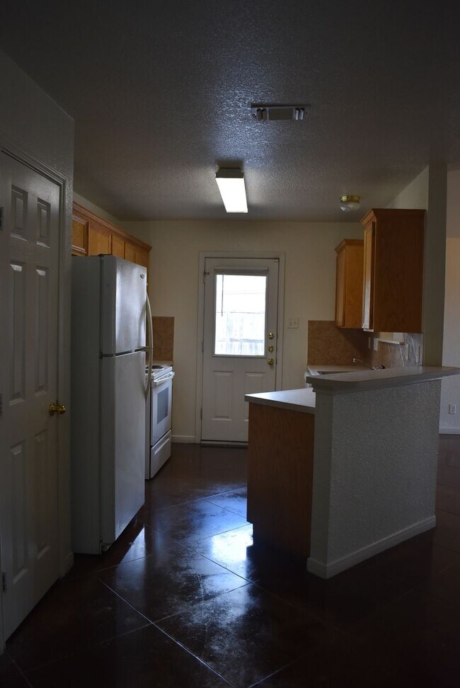 Building Photo - 3503 Dustin Ct