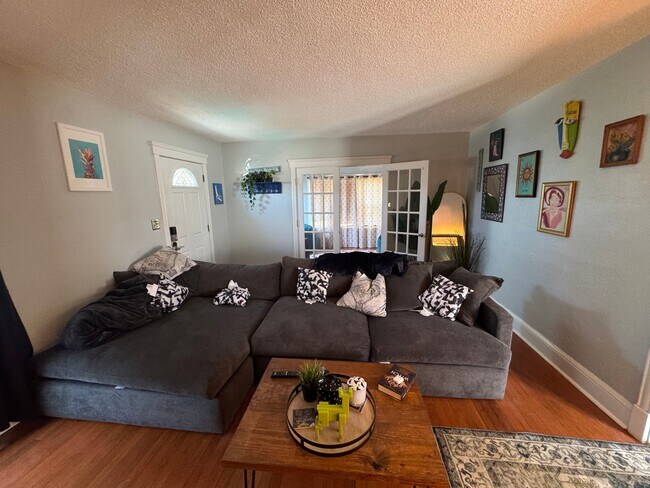 Foto del edificio - 328 Manhattan Ave