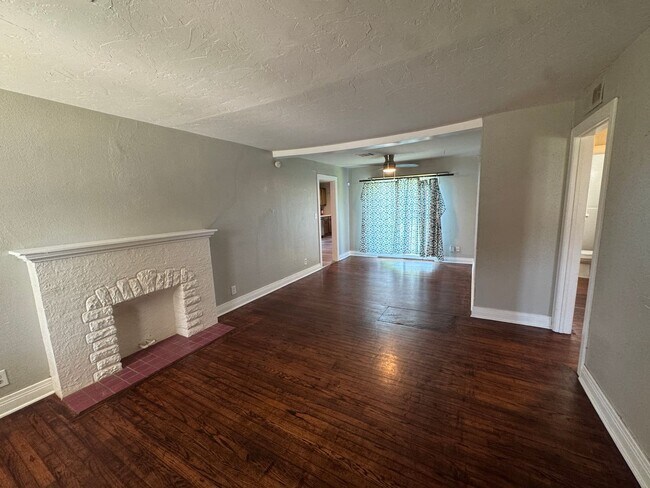 Foto del edificio - Northwest OKC 3 bed home