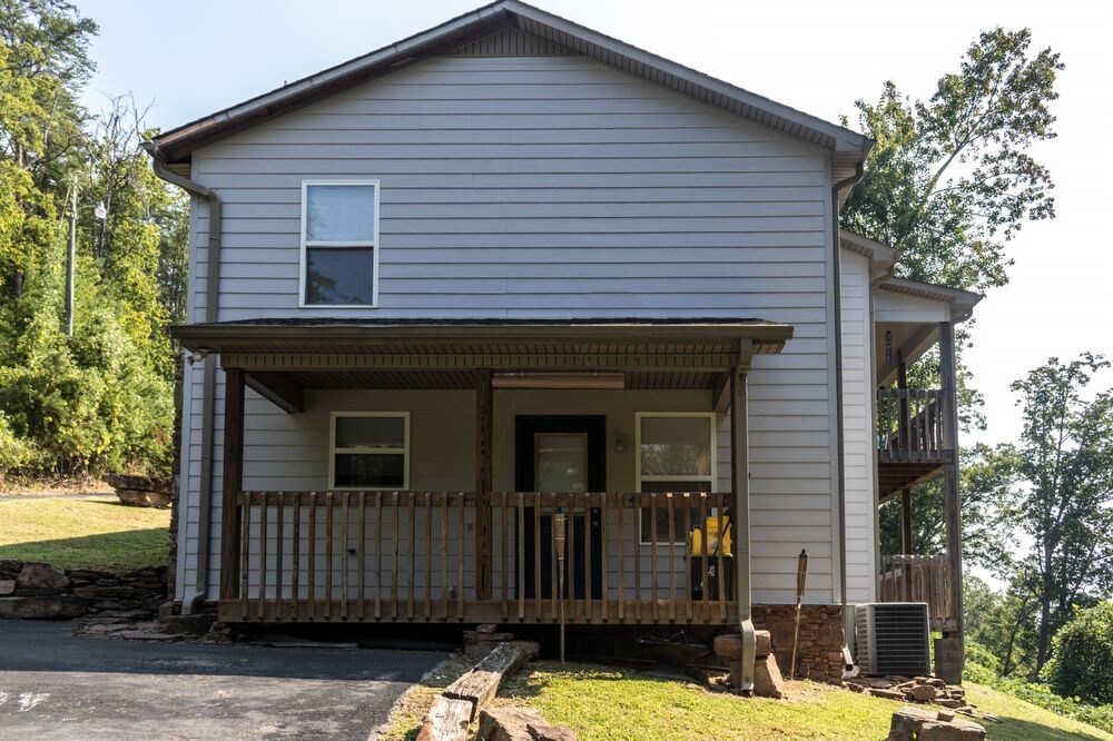 Primary Photo - 616 N Cunningham Road 1