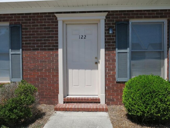 Building Photo - 140 Lanier Dr