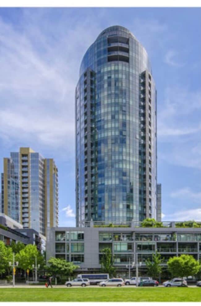 Building Photo - 3601 S River Pky