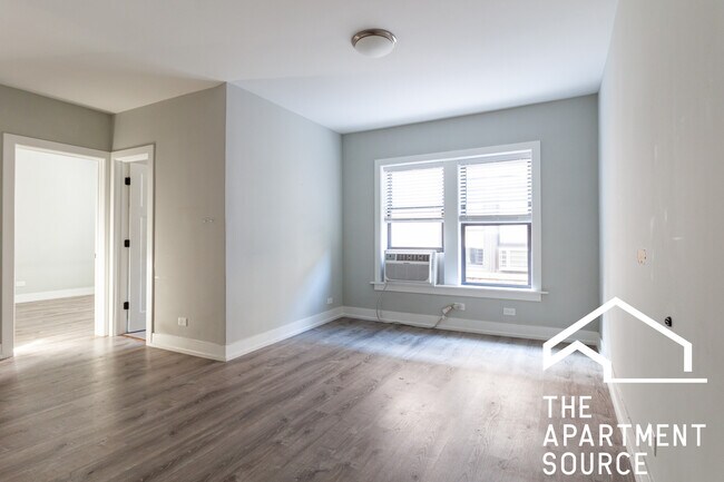 Foto del edificio - 705 W Brompton Ave