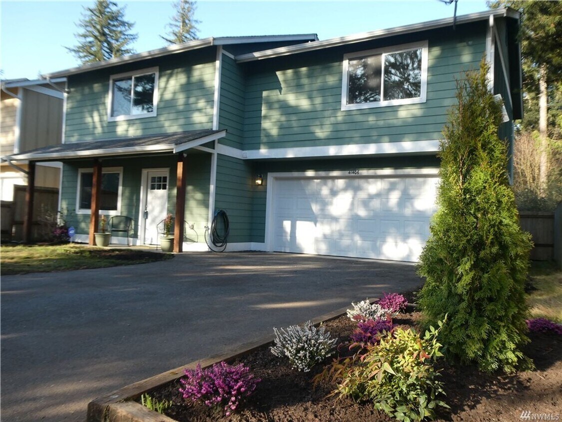 Primary Photo - 3 Bed 2.5 Bath 2 Car Garage SFR in Gold Bar