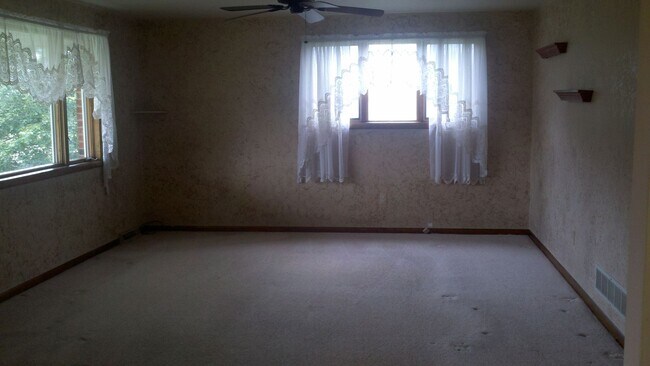 Foto del edificio - 455 Hartmann Rd