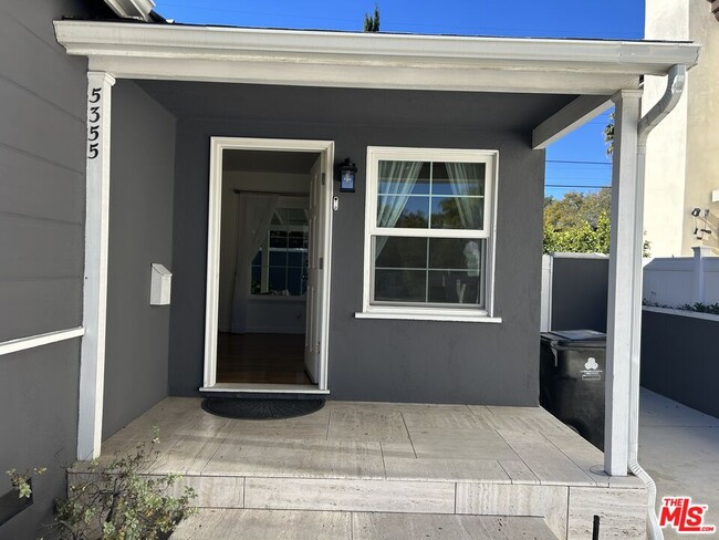 Building Photo - 5355 Rhea Ave