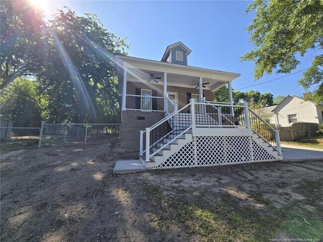 Building Photo - 2123 Burnett Ave