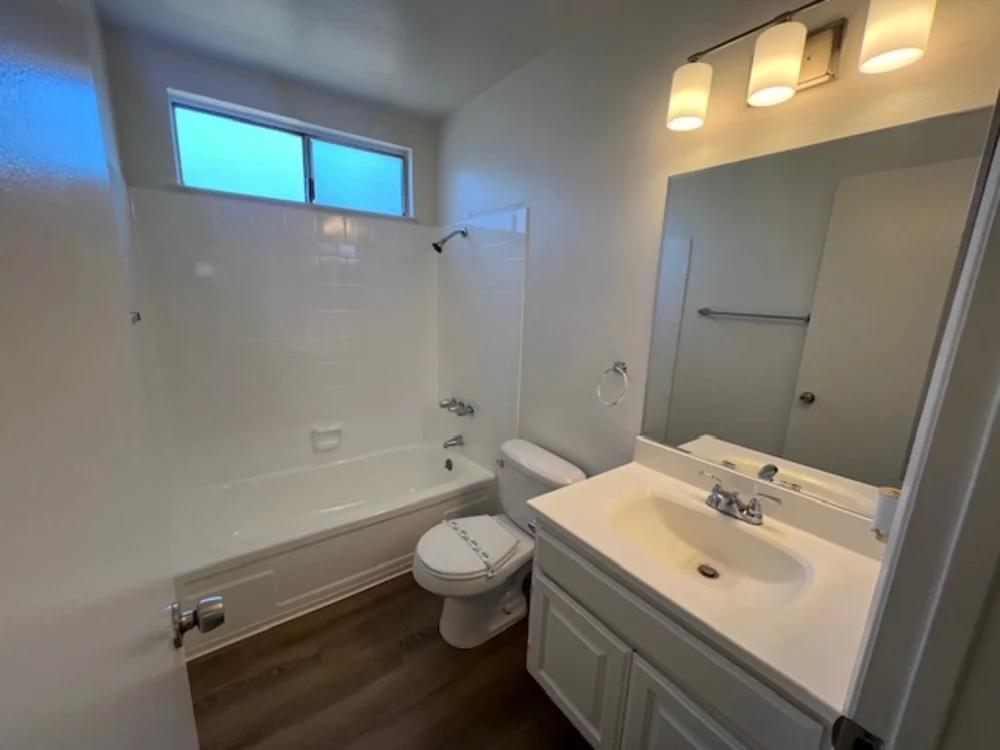 Foto principal - 1839 Bern Dr