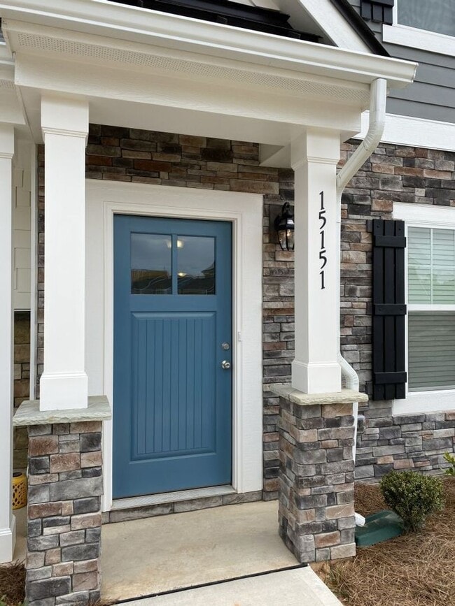 Building Photo - End Unit 2 Story Townhome in Huntersville