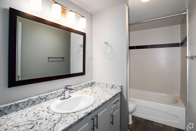 3 chambres, 1 salle de bain - 93 m² - Salle de bain - Mountain Park Residences