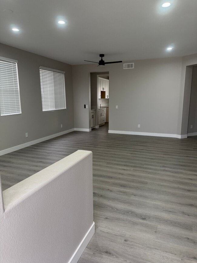 Building Photo - Eastvale 2 story beauty