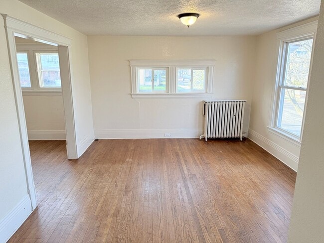 Building Photo - 411 W Washington Ave