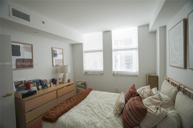 Foto del edificio - 4100 Salzedo St