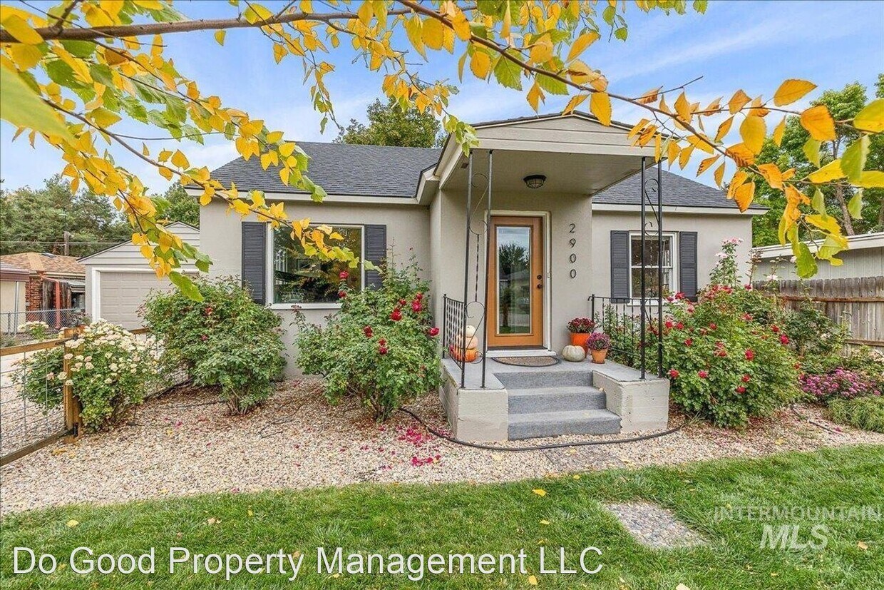 Primary Photo - 3 br, 1 bath House - 2900 N Woody Dr.