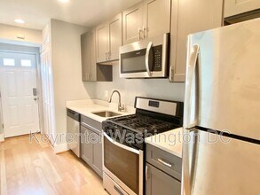 Building Photo - 1715 Montello Ave NE