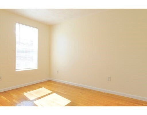 Foto del edificio - 174 Maverick St