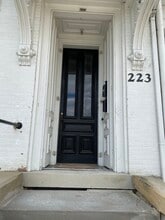 Building Photo - 223 E Main St