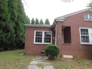 Building Photo - 324 McCubbins St