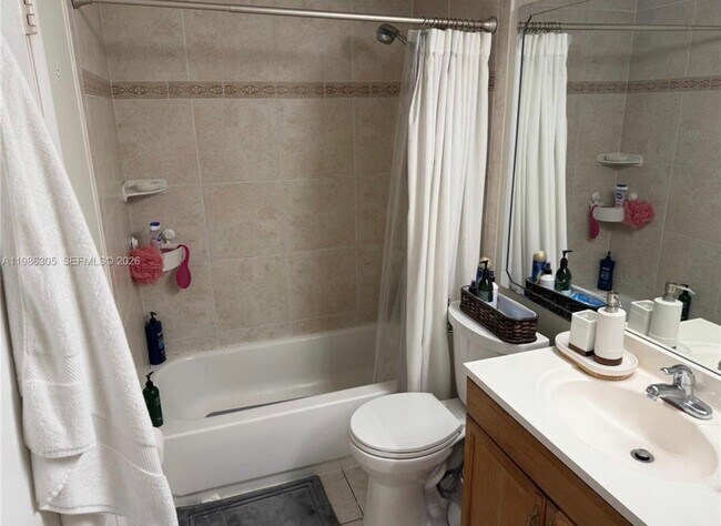 Foto del edificio - 882 NW 92nd Ave